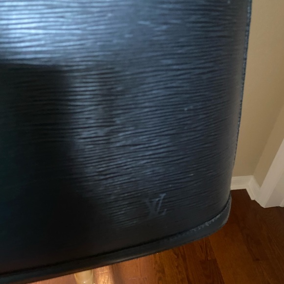 Louis Vuitton Lussac Epi Leather Shoulder Bag - Picture 2 of 16